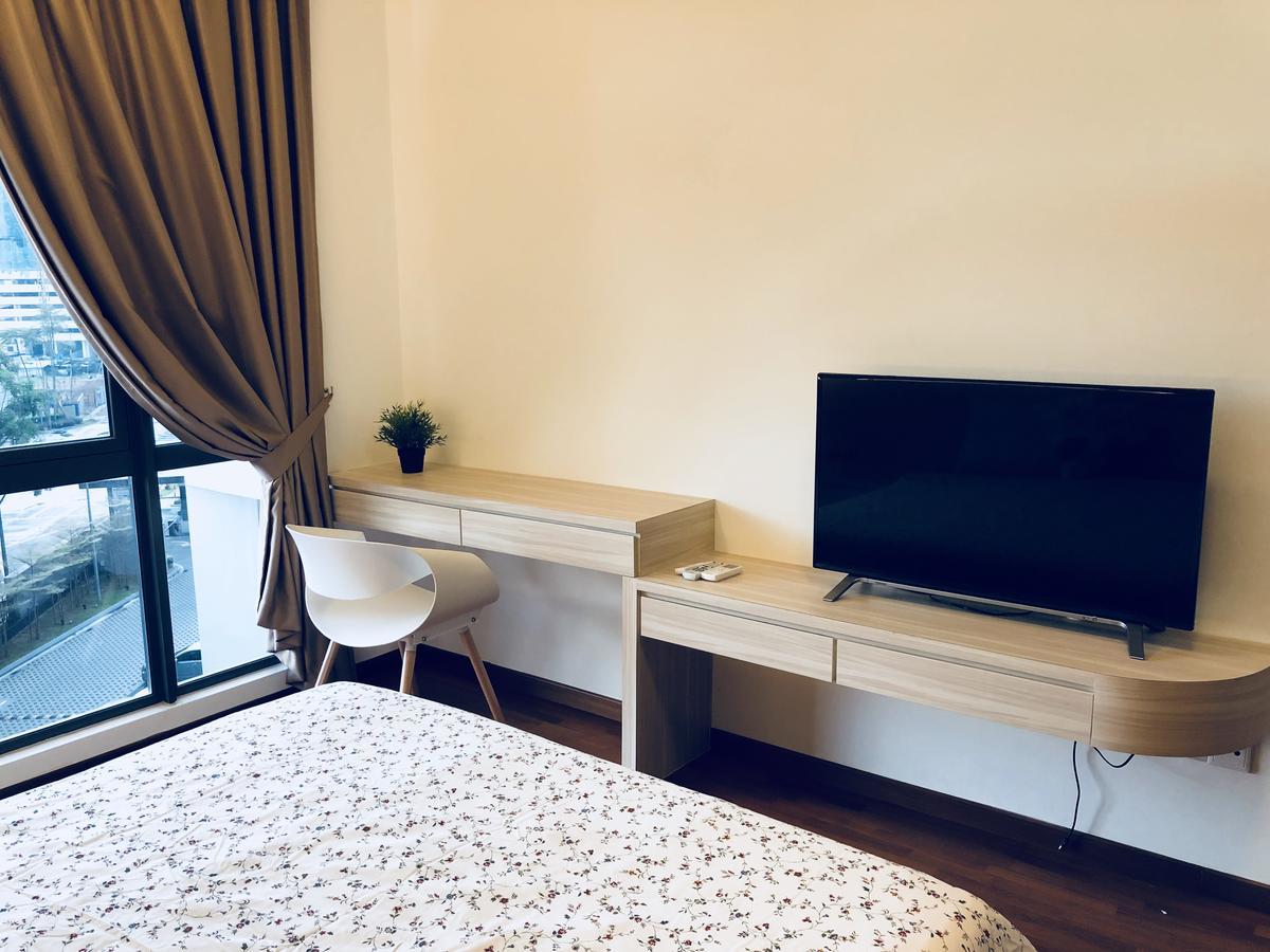 Loving&Comfy Ensuite By Crescent Bay Τζόχορ Μπάχρου Εξωτερικό φωτογραφία